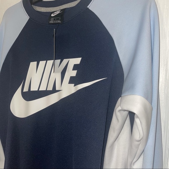 Women’s Nike Sweatshirt- size small - Picture 6 of 6